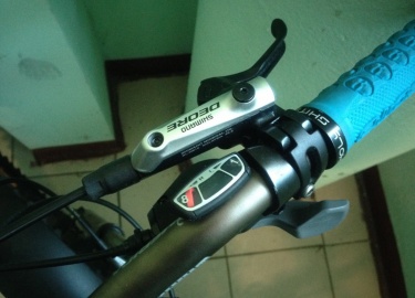 Сегодня я расскажу как без специального набора прокачать гидравлические тормоза Shimano буквально за 5 минут.